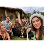 Jaque Khury Instagram - Ayahuask4 é vida! É conexão. É expansão de consciência. Com muita humildade pedi para a ayahuaska se eu poderia visitar territórios novos da minha existência e tive o presente de me conectar com a minha história de alma, e minha ancestralidade. Gratidão as medicinas da floresta. 🌳 e que esse despertar possa atingir cada vez mais pessoas. #ayahusca #nixiepae #medicinasdafloresta