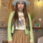 Jaque Khury Instagram - As estações influenciam diretamente sua vida. Saiba que existe tempo de brilhar e tempo de se recolher, tempo de plantar e tempo de colher. A vida é cíclica e a fartura pode lhe faltar em alguns momentos. No entanto, não se desespere: ela voltará. 🪶🍃