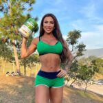 Jaque Khury Instagram – Vocês já conhecem o @bestwheyoficial vegan? Esse é o sabor original, de leite , e da para tomar puro ou com varias opções de frutas ou até para receitinhas fit 🌱
 #atlheticanutrition #bestvegan #bestwhey #vegan #wheyprotein
