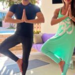 Jaque Khury Instagram - Uma parte da nossa prática de yoga de hoje •~✨ . O maior movimento do yoga é colocar você em conexão consigo. Se observar com mais clareza e profundidade. Reconhecer e acolher o que existe. E, a partir disso, perceber novos espaços para expansão da sua consciência. . “O Yoga não é pra te tornar bonzinho e ter a voz mansa. . O Yoga não é pra fazer você aceitar tudo. . Não há Yoga sem revolução interna. Não há Yoga sem questionamentos. Não há Yoga sem mexer fundo nos relacionamentos. . Às vezes, o Yoga não te torna calmo, mas furioso, porque é o despertar da consciência. . Às vezes, o Yoga traz caos, e, da fúria desse caos, vem a renovação.” — Mumukshu . . #yoga #yogabrasil #yogaatibaia #yogatibaia #atibaiayoga #danaguiaryoga #atibaia #atibaiacity #atibaiasp #atibaiaeregiao #jaquekhury