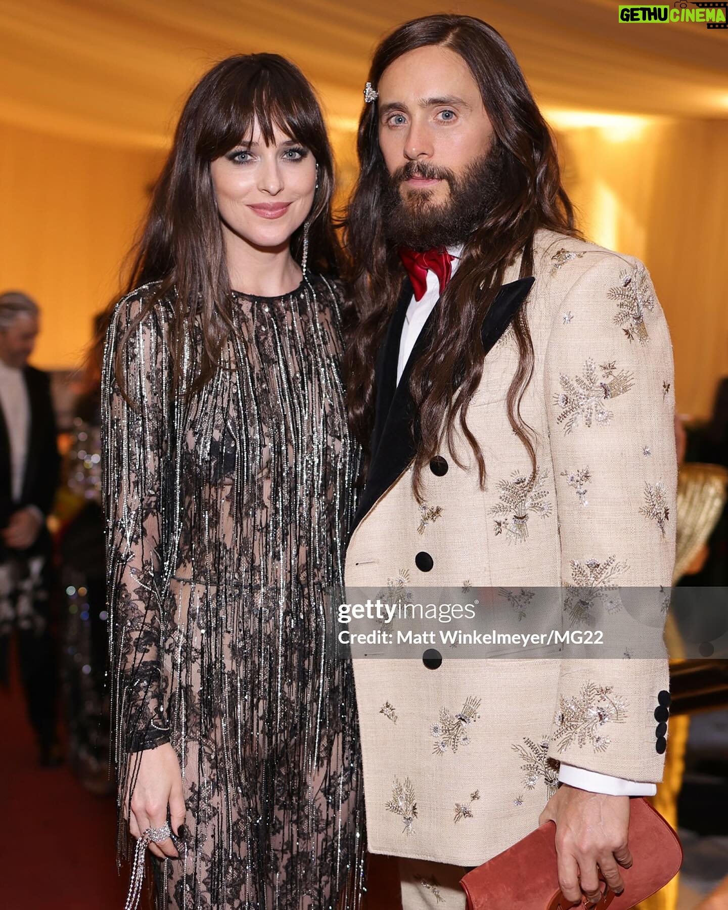Jared Leto - 226K Likes - Happy Met Gala 🖤
Which was your favorite?
Maybe it’ll make an appearance on tour 🐱
@gucci @alessandro_michele @karllagerfeld @scpsunlimited @kimkardashian @kendalljenner @kyliejenner @dakotajohnson @katyperry @jimmyfallon @honeymoon @donatella_versace