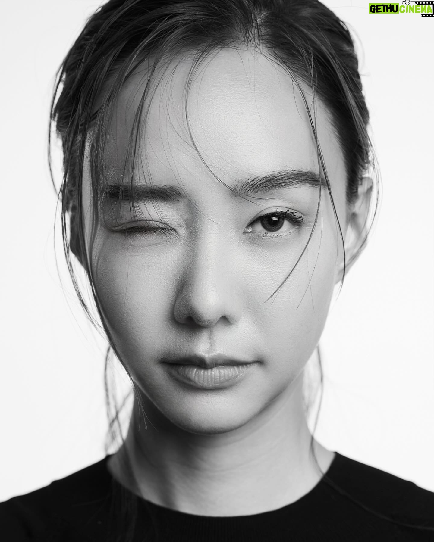 Jarinporn Joonkiat Instagram - 🖤 Projector 2/4