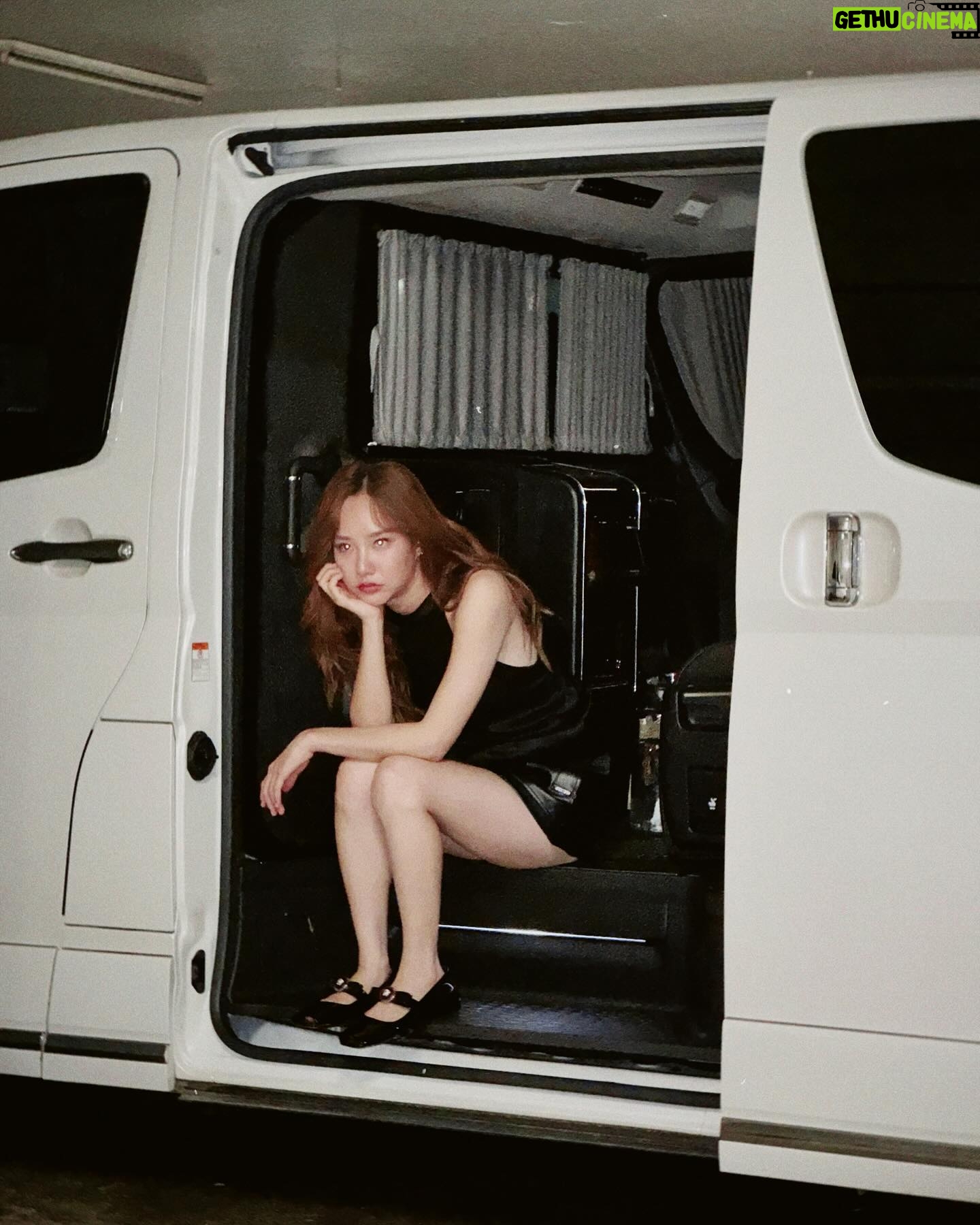 Jarinporn Joonkiat Instagram - 🎀🖤