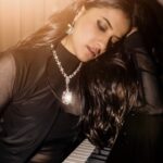 Jasleen Royal Instagram - 🖤 💎 : @antarajewellery