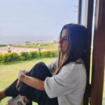 Jasleen Royal Instagram - ☕️🎧
