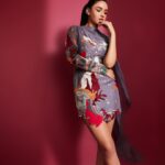 Jasmin Bhasin Instagram - Look @ me, not the caption 😉 Dolled up for #hungamastyleawards Outfit @sahilkochharofficial Earcuffs @the_jewel_gallery Styled by @stylingbyvictor @sohail__mughal___ Assisted by @sanzimehta777 Clicked by @theguywithacanon Makeup and hair by @celebsmakeupbysejal