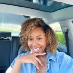 Jasmine Luv Instagram - This message is for anyone that claims eyebrow threading isn’t painful 🥴🥴🥴 WHAT THREAD YALL USING?! Bc that be the worst 15 minutes EVER……I’m still gonna go back though but DANG!!!! (Hair looking GOODT thanks to @colorculturehairartistry) #eyebrowthreading #browthreading #browshaping #threading
