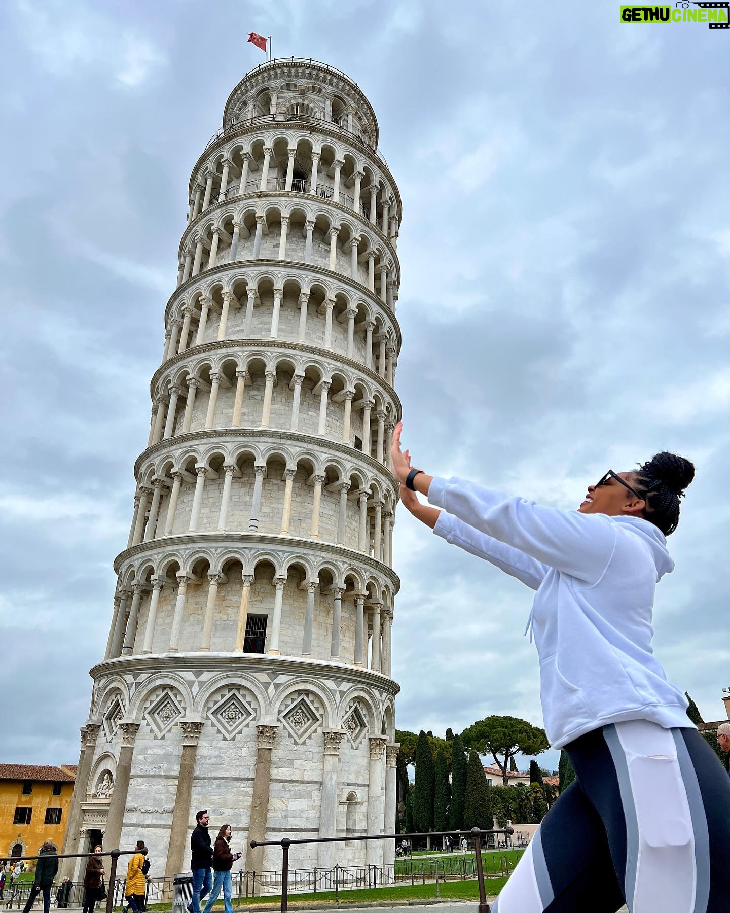 Jasmine Luv Instagram - Did I nail it? I’ve waited my whole life to do this 😂😂🇮🇹 @luvnslim #leaningtower #pisa