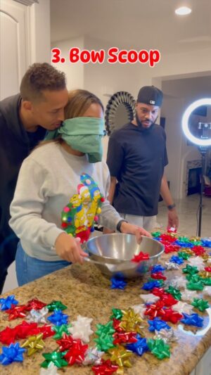 Jasmine Luv Instagram - Because one thing I’m gonna do…is host a good party 😂 A time was had at hubby’s birthday!! 🎉🎄 Here are some game ideas for your next family/friends event #gamenight #familynight #christmasgames #partygames #fungames 
Balloons: @livydecors