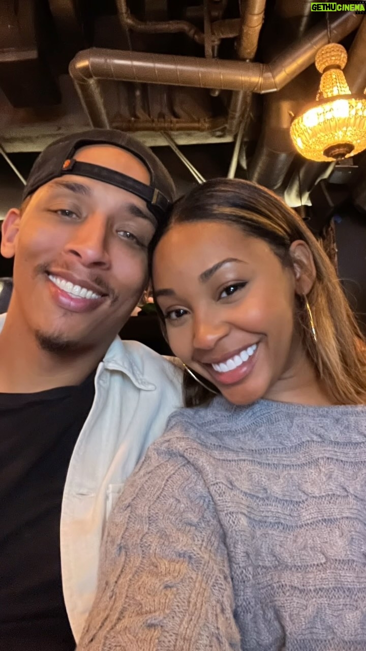 Jasmine Luv Instagram - Iโve never experienced anything like this! Would yall try it?! ๐@forknfilm serves you the same food that plays during the movie. Definitely a fun time! Thank you for having us! #datenightideas #datenight #forknfilm #thingstodoinLA