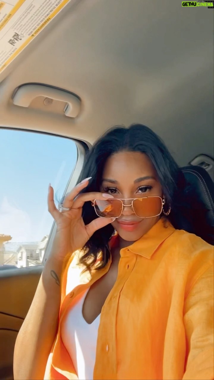 Jasmine Luv - 24.3K Likes - On todays adventure 🌉:
#GoldenGateBridge #SanFrancisco