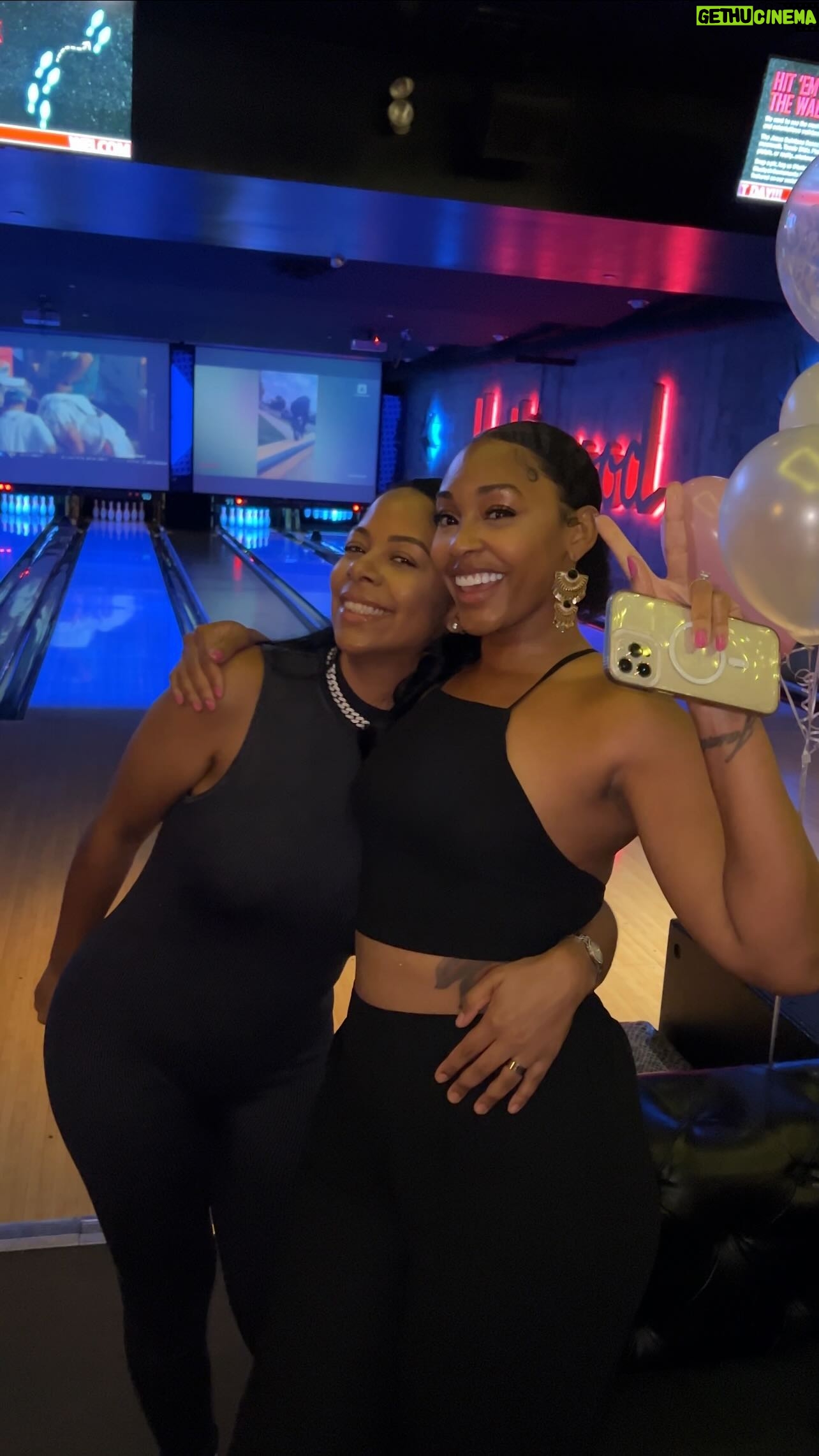 Jasmine Luv - 118.7K Likes - Birthday was July 5th and BABY….I’m STILL on a sugar high! Make sure you download the apps days before your birthday. Full video on my YouTube Jasmine Luv