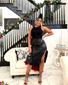 Jasmine Luv Instagram - Thicker than the plot 🤭