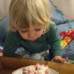 Javiera Acevedo Instagram - 20/05/21 Mi amor hermoso mi guagua mi princeso de mi corazón tan dulce tan tierno tan regalón cariñoso y generoso, observador, cauteloso y explorador… hace 2 años me hiciste la mujer más feliz del mundo y cada día ese amor crece… tanto así que uno piensa que va a explotar de amor! Como se puede amar tanto! Gracias Guaton delicioso por darme tantas alegrías, por hacerme reír a diario y por compartir los mismos gustos por el cariño la ternura la buena mesa y la felicidad de reunir a todos con tu sonrisa y tu amor infinito. Cosito mas rico mi niñito libre, te veo crecer rodeado de amor y cariño. Eres especial y tu ángel y simpatía te llevarán muy lejos! Que sean muchos más así de sanito y así de contento Kaicito!!! Tu mamá en su mejor versión gracias a ti ♥️ #mesdelmar #mesdelkai 🌊