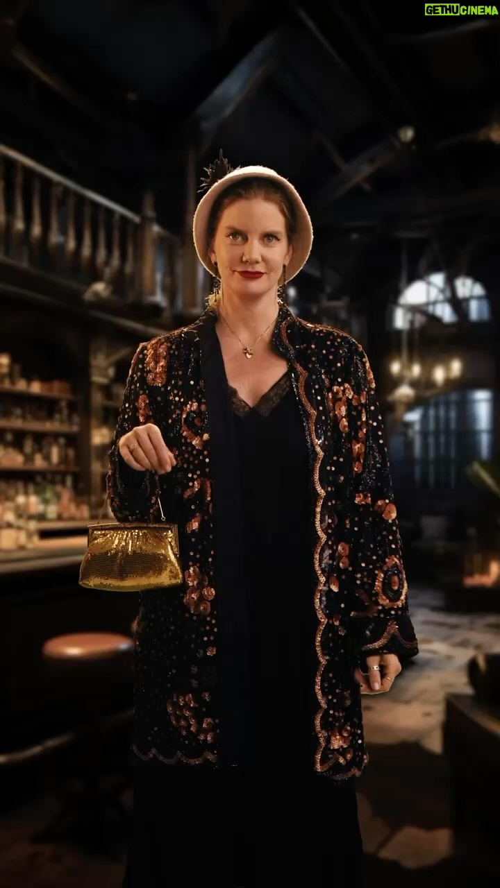 Javiera Acevedo Instagram - #Heineken cumple 150 años celebrando buenos momentos sin importar como le digas. Si también quieres ser parte de esta celebración, mantente atent@ a las redes de @heinekencl. (¿Cómo lo hubieras dicho tú?) . #HE150KEN No olviden etiquetar a @Heinekencl y #HE150KEN