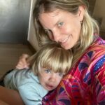 Javiera Acevedo Instagram - Mañanas de regaloneo antes de ir al jardín 🥰