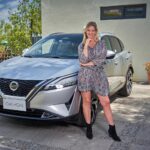 Javiera Acevedo Instagram - Curvas perfectas, armonía perfecta... Si, mi #Qashqai lo tiene todo!!! Además de linda, tiene tecnología de alta gama y se siente como andar en un avión. No se quién se ve mejor en esta foto, ¿mi @nissancl Qashqai o yo? 😂