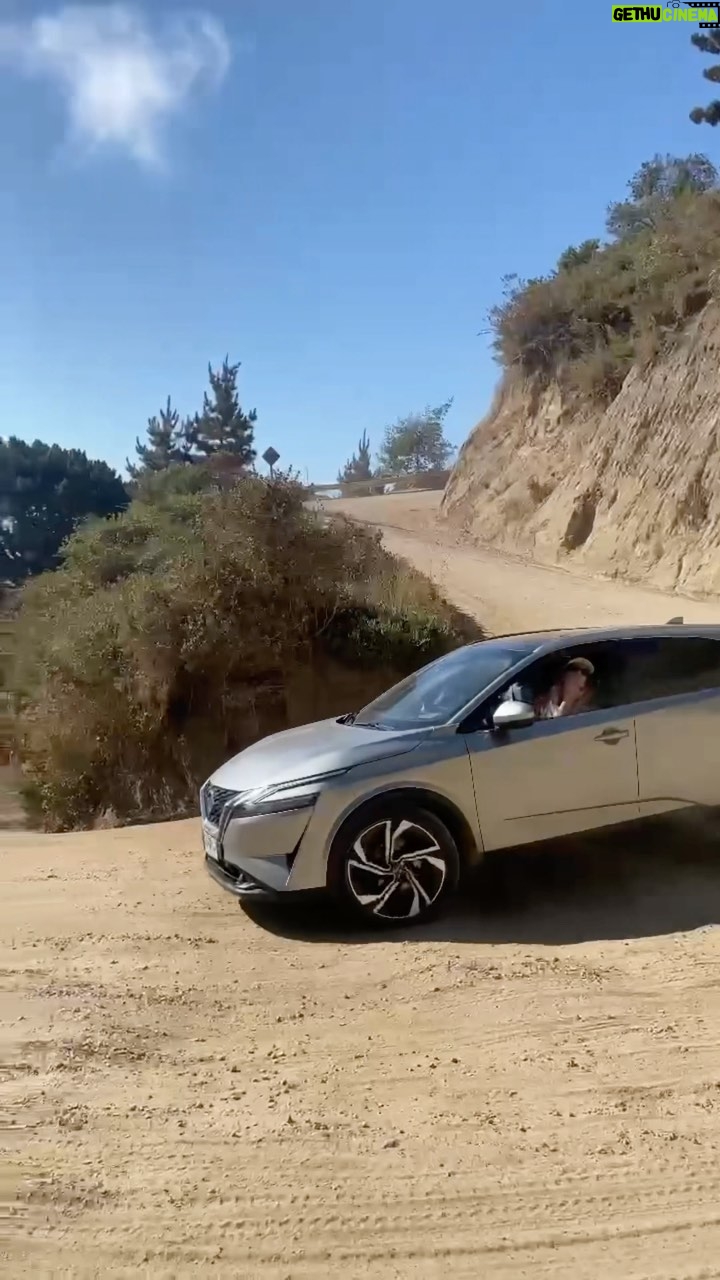 Javiera Acevedo Instagram - Mi Qashqai apañando en todas 🚙❤️ nos fuimos a la playita con tooooda la family 👦🏼🐶🐾, porque el corazón es grande y el auto también! Despidiendo enero con mucho amor🌊☀️ @nissancl #NissanQashqai #Publicidad