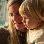 Javiera Acevedo Instagram - 20/05/21 Mi amor hermoso mi guagua mi princeso de mi corazón tan dulce tan tierno tan regalón cariñoso y generoso, observador, cauteloso y explorador… hace 2 años me hiciste la mujer más feliz del mundo y cada día ese amor crece… tanto así que uno piensa que va a explotar de amor! Como se puede amar tanto! Gracias Guaton delicioso por darme tantas alegrías, por hacerme reír a diario y por compartir los mismos gustos por el cariño la ternura la buena mesa y la felicidad de reunir a todos con tu sonrisa y tu amor infinito. Cosito mas rico mi niñito libre, te veo crecer rodeado de amor y cariño. Eres especial y tu ángel y simpatía te llevarán muy lejos! Que sean muchos más así de sanito y así de contento Kaicito!!! Tu mamá en su mejor versión gracias a ti ♥️ #mesdelmar #mesdelkai 🌊