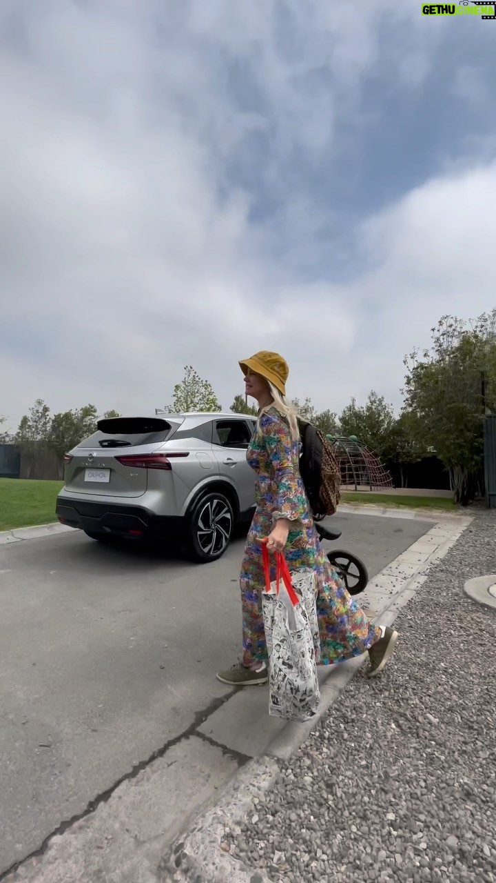 Javiera Acevedo Instagram - A una reunión, a trabajar a entrenar a la playa o donde sea… con mi qashqai voy para todos lados, me apaña, es segura, me da confianza y tiene el espacio perfecto , es muy rica… nada que hacer @nissancl #NissanQashqai #publicidad