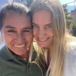 Javiera Acevedo Instagram - Que jornada más linda y agradable hoy la de @revista_velvet. Ayudando a que seamos muchos más los que podemos disfrutar y compartir en torno al deporte. Gracias @zarhiacademy y a todos los que hacen posible esta jornada de torneo de pádel. Y gracias partner te amo @payozapayo por haber ganado este tremendo torneo y llevarnos la copa una vez más 🤓🤑🫶!!! @muaipadel @ophirastore.cl