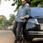 Jayam Ravi Instagram - 🚨 #Siren promotions 🚨 Jacket : @thevrenaissance Jewellery : @foret.store Footwear : @woodlandexploremore Styled by @malinikarthikeyan Style team @team___e @harshene.ravichandar Photographed by @kiransaphotography #JayamRavi #TeamE #Siren #styledbyteame