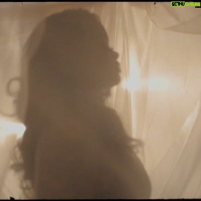 Jazmine Sullivan Instagram - PART 3: PUT IT DOWN - ARI’S TALE Narrated by: Ari Lennox @arilennox Music: @keywane and @devhynes Creative Director: Amaya Segura @epistolare Executive Producer - Omari Williams @capitolagentmedia Director/Director of Photography/Editor - Mansa Twin Johnson @mojo_shoots Production Manager/Editor - Mignotae Kebede @migkeb Cam Op - Evan Morrell @evanmorsell Key grip/Gaffer - Leon Mitchell @leonspades Production Assistant - DaKari Johnson @_drippydak Production Assistant - Nathan Peoples @nativepoet_ Set Design - Matthew Englebert & Nathan Novak Hair - Dede McPherson @de_mcpherson Makeup - Marita Johnson @beautemua Styling - Christine Nicholson @christinenicholson_ VFX - @sunset_edit Video Commissioner - @samhoustonishere So my gf sent me one of Ari’s hilarious lives and I had to have her on my tales. She was gracious enuf to let me use it and come chill w the kid. I love her!!! she has the most beautiful voice, funny AF, bad as hell and sweet as pie!❤️ Lmk in the comments below if the zick ever been so good it had u acting crazy 🤪 and @ em’ if u a real one😂 j/k..👀 PART 4 COMING SOON...