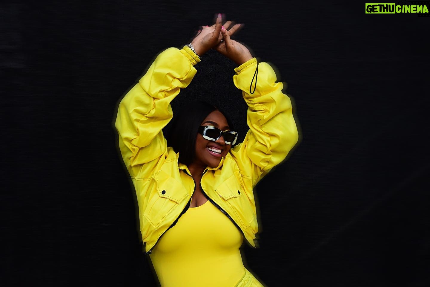 Jazmine Sullivan Instagram - Lollapalooza y’all were fun 💛