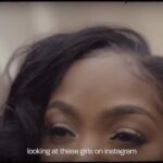 Jazmine Sullivan Instagram - PART 2: GIRL LIKE ME - AMANDA’S TALE Narrated by: Amanda Henderson @lady_tre34 @lady_laray Creative Director: Amaya Segura @epistolare Executive Producer - Omari Williams @capitolagentmedia Director/Director of Photography/Editor - Mansa Twin Johnson @mojo_shoots Production Manager/Editor - Mignotae Kebede @migkeb Cam Op - Evan Morrell @evanmorsell Key grip/Gaffer - Leon Mitchell @leonspades Production Assistant - DaKari Johnson @_drippydak Production Assistant - Nathan Peoples @nativepoet_ Set Design - Matthew Englebert & Nathan Novak Hair - Dede McPherson @de_mcpherson Makeup - Marita Johnson @beautemua Styling - Christine Nicholson @christinenicholson_ VFX - @sunset_edit Video Commissioner - @samhoustonishere Comment ur thoughts below of ur own experiences. But please this is a space of understanding, support and love. Lead w that!❤️ thank you Amanda for sharing ur heart! You know I love you soooooo deep!! PART 3 coming soon...