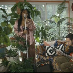 Jazmine Sullivan Instagram - Lost one acoustic live. Link in bio❤️ 🎥: @mojo_shoots