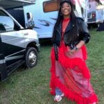 Jazmine Sullivan Instagram – I’m not sure what to say! This birthday has been incredibly hard for me. Words can’t describe how much I miss my mommy! But I’m grateful for the love I still have left. All my family and friends who have covered me since her passing. All of my supporters who have done the same with your prayers and well wishes! I truly appreciate you all!! Mostly I’m thankful God is carrying me thru this thang! I don’t know where I’d be without em’! So Here’s to 37🙏🏾❤️