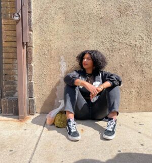 Jazmine Sullivan Instagram - To a beautiful 35th bday weekend w beautiful people. Thank y’all for filling me this weekend and everyday w ur love. Cheers to being (In my humble opinion) Gods greatest creation.. a fu$&ing [black] woman! 🖤
