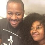 Jazmine Sullivan Instagram - My dad and twin. It's his burfday. The man I'm waiting for will be like him. But I ain't trippin cuz he still hang my tv's up and buy me stuff. I also just accepted, today, that my head is just as big as his😩😩 happy bday daddy!! I love you😍😍😘😘❤️❤️❤️