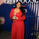 Jazmine Sullivan Instagram - Had an amazing time celebrating GRAMMYs weekend with @greygoose Essences at the Sound Sessions brunch! The cocktails were flowing, and the vibes and crowd were amazing🍸♥️ #GreyGoosePartner #GRAMMYs #GreyGooseEssences
