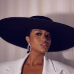 Jazmine Sullivan Instagram - In love with yesterdays Grammy makeup look with @yslbeauty by @beautemua 🖤 #yslbeauty #yslbeautypartner @yslbeauty