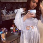 Jazmine Sullivan Instagram - After all that food on thanksgiving I just wanna chill w some coffee in my comfy @savagexfenty #savagexambassador hope y’all had a wonderful holiday❤️