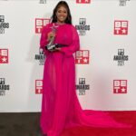 Jazmine Sullivan Instagram - I forgot to mention everyone that contributed to the big moment the other night and the project as a whole and I’d like to do it now. I’m so grateful for the talented producers and additional writers that helped heauxtales connect w y’all. My man @iamdavewatson thank u baby for encouraging me everytime I wanna give up. And for helping to create the beautiful LOST ONES. I love you! My main engineer @joelogic215 whose become my good friend and confidant who also produced THE OTHERSIDE. @novawav @kxhris @officialdilemma @matt_wong @sam.wish @malachitheguitarboul @bongobytheway @jmo @keywane @devhynes @kelvinwootenproducer @cardiakflatline @dzl.6 @hermusicofficial @arilennox @anderson._paak @lady_tre34 @antoinettewashere @nevabeenafraud @preciousmoments09 @donnaanderson1962 (thanks ladies for telling your stories. They mean as much to me as the songs and me and my fans love y’all for being so vulnerable n brave) @thepeteredge @trevamir for always pushing and encouraging me to put out MY best and believing in my gifts as a singer and songwriter!! Love y’all! Carolyn and Theola and everyone at @rcarecords who helped push the project. Thanks to @jessecollinsent and @BET for honoring me w the award again!❤️ @adamblackstone the best Md @fatima_noir creative direction Glam: @beautemua @dhairiusnyc @the_joiee @baotranchi for my show outfit @arilennox for being the sweetest angel w the most amazing voice! Thank u baby for shutting shit down. And everyone who contributed to this project that I didn’t name thank u from the bottom of my heart. O also I wanna thank my father @donellsullivan who has been the the rock for my family thru the best and worst of times. Loving you!! Lastly s/o to my therapist whom I have to talk to cuz this is all VERY overwhelming. Ha. K bye 😘