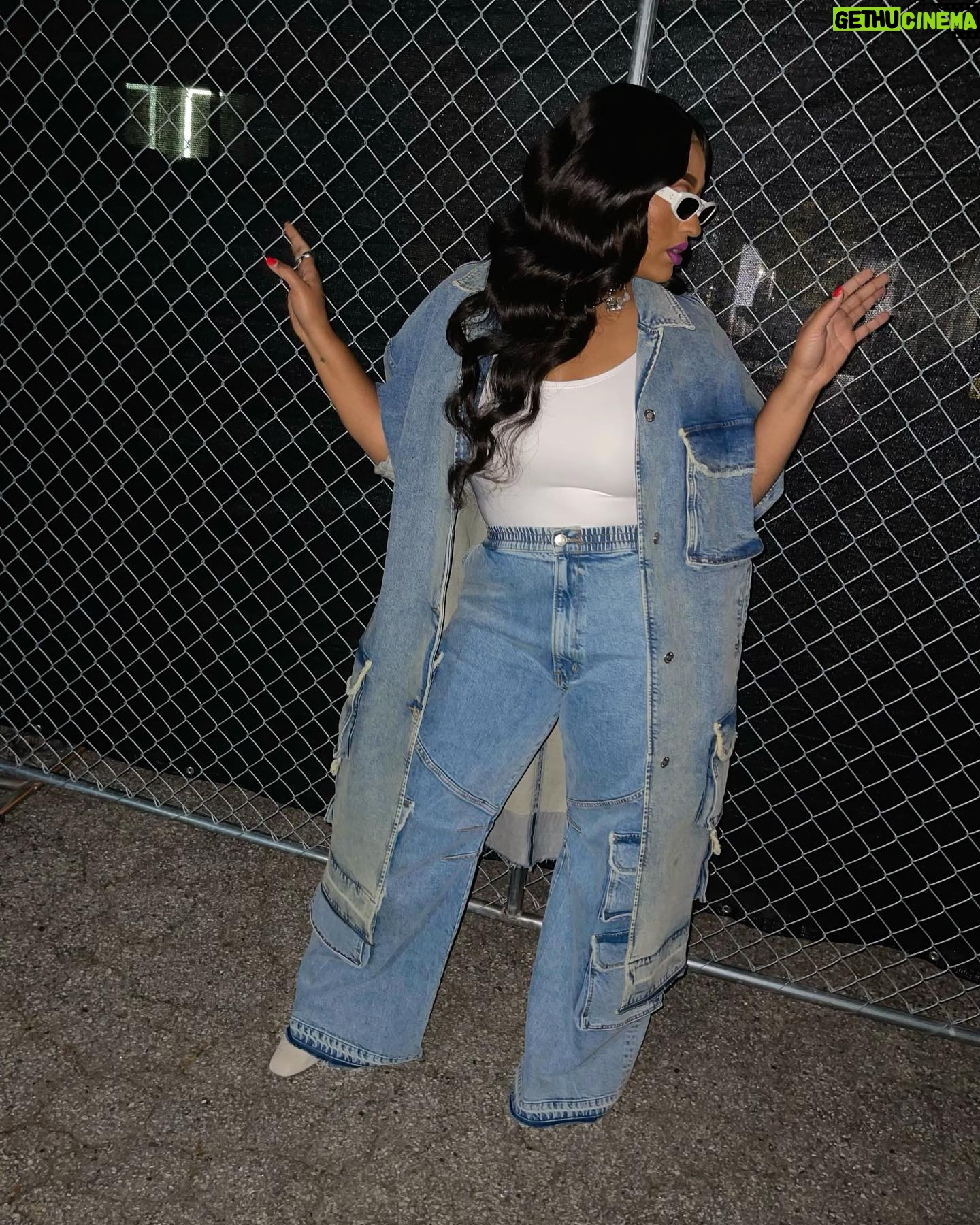 Jazmine Sullivan - 113.2K Likes - Atlanta you were amazing as always!! Thank you for sending my mom healing energy. She says thank you and she appreciates you all! 🖤