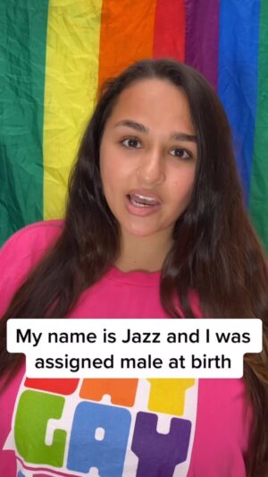 Jazz Jennings Instagram - LGBTQ  people belong. STOP banning our stories! 🏳️‍🌈❤️🏳️‍⚧️

Today, despite living my life as a proud trans woman, my children’s book “I Am Jazz” is one of the most banned and challenged books of the decade. Legislators ban it because they believe it’s an attempt to "recruit" young children into identifying as LGBTQ. It is not. The book is about identity, giving people the freedom to express who they feel they are and how to be a good friend to someone who's different. LGBTQ  people belong. Allowing us to share our stories creates a more inclusive community for all. 💞🏳️‍🌈 #Repost 

🎥: Thank you to my brother @sander_jennings for helping me film and edit this