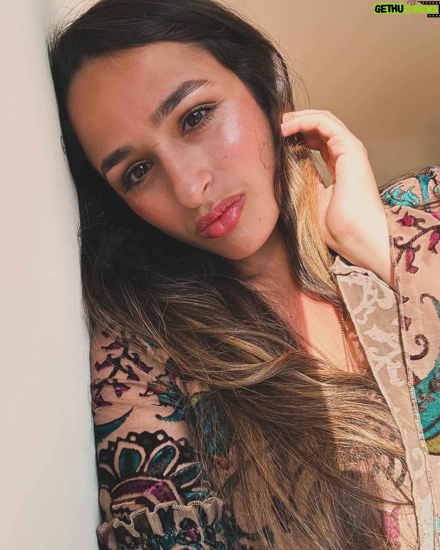 Jazz Jennings Instagram - 🩷✨SPARKLE baby✨🩷