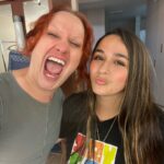 Jazz Jennings Instagram - Had the privilege of seeing the LEGENDARY @thejinkx perform in her incredible show🩷🩷🩷 you are a MAGICAL person and I’m so glad I got to meet you. Mwahhhh😘