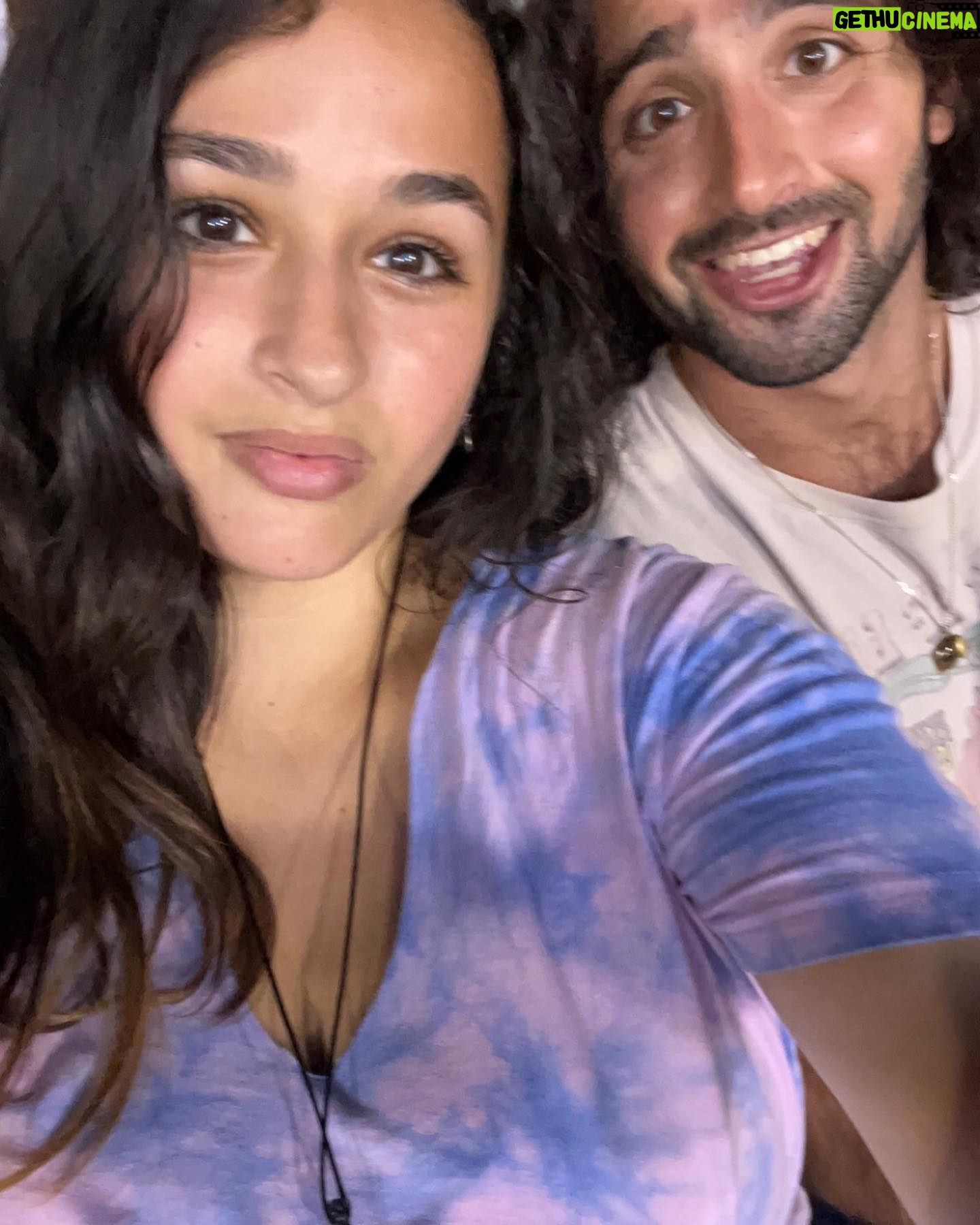 Jazz Jennings Instagram - Just a girl who loves Boston (and her family)❤️