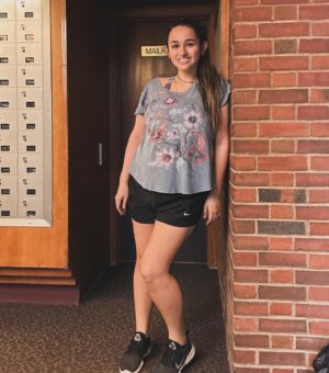 Jazz Jennings Instagram - Little by little, bit by bit, I’m improving every day☀️
—
#healthgoals #bodypositivity