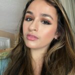 Jazz Jennings Instagram - Heyyyy y’all! Not much of a makeup user, but I did a soft glam before hanging out with my grandparents, and I feel FIERCE! It’s been months since I last did glam makeup, but the process was so fun that I may dabble in making more creative looks! Anyway, love to you all. Peace peace peace💖