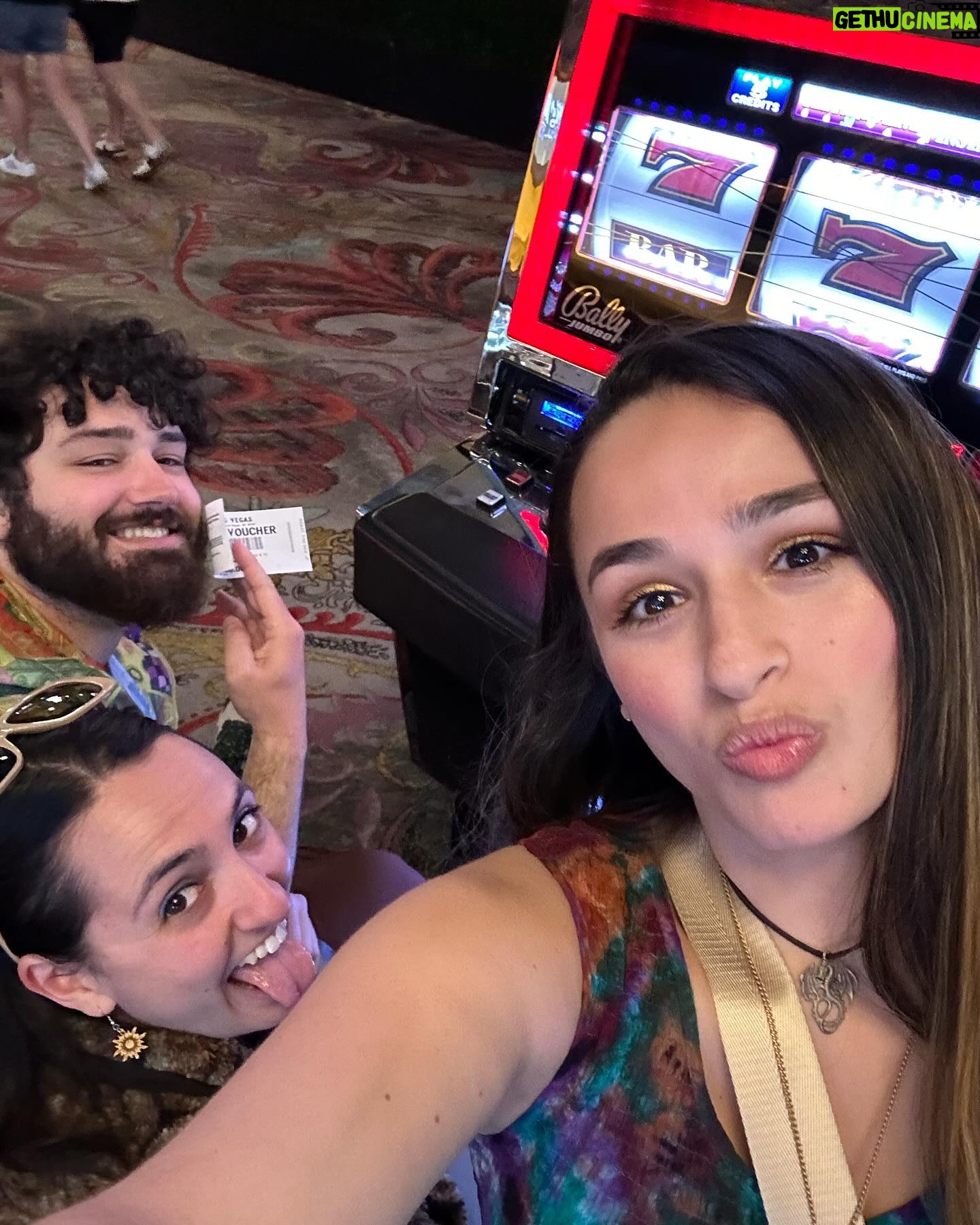 Jazz Jennings Instagram - Still looking for a mermaid slot machine🧜🏽♀️ #Vegas ✨🎉 #photodump