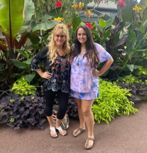 Jazz Jennings Instagram - With mothers who support their transgender youth being attacked and told they are wrong, this Mother’s Day, I specifically want to let all mothers of transgender kids know that you are amazing. Just like my mom’s support saved my life, your support has the ability to save yours.  A mother’s job is to love their child unconditionally, and moms like mine have done just that. Thank you, Mom, for being such a kind and beautiful soul. I love you to the end of the universe and back💜💜💜