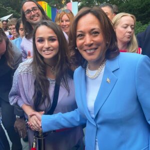 Jazz Jennings Instagram - A highlight of my summer, and one of the highlights of my life. Thank you for inspiring leadership in all women everywhere🩵