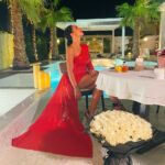 Jazz Lanfranchi Instagram - Once upon a time ...❤️ Les yeux dans les étoiles et je repense à toute ma vie Dubai, United Arab Emirates
