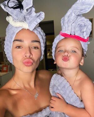 Jazz Lanfranchi Instagram - On vous fait de gros bisous la JLC 🤍Stay Strong