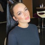 Jazz Lanfranchi Instagram - Incroyable live avec vous ce soir ! Merci à notre famille, notre agent , notre production, nos amis et les marques avec qui nous travaillons régulièrement de leur immense générosité. Nous avons offert 5 places de concert grâce à @iam_evaqueen Un voyage en Turquie pour une famille tous frais payés et des places de match, merci à @lemsm13 Un IPhone 11 et un Macbookpro immense merci à @wevents.welsey @liamdibenedettooff @hillaryoff Une paire de Yeezy et 1000€ de notre @hichamdoubleh Notre production Ahprod toujours au top une nuit à l’hôtel Marvel Disney ainsi que les places des Park pour 4. Une tv grâce à @sisikofficiel Des bons d’achat de fou de 500€ merci à @blooshop.fr et 600€ de notre amie @martika11 sur son superbe site. Un caddie de course de 200€ encore merci à @zoeyone_ et @emine_mkh Et enfin un voyage à Dubaï pour 2 de la part de la JLC Family. Vous étiez plus de 467 000 personnes avec nous ce soir. Rendez-vous très rapidement pour un prochain live , restez connectés!